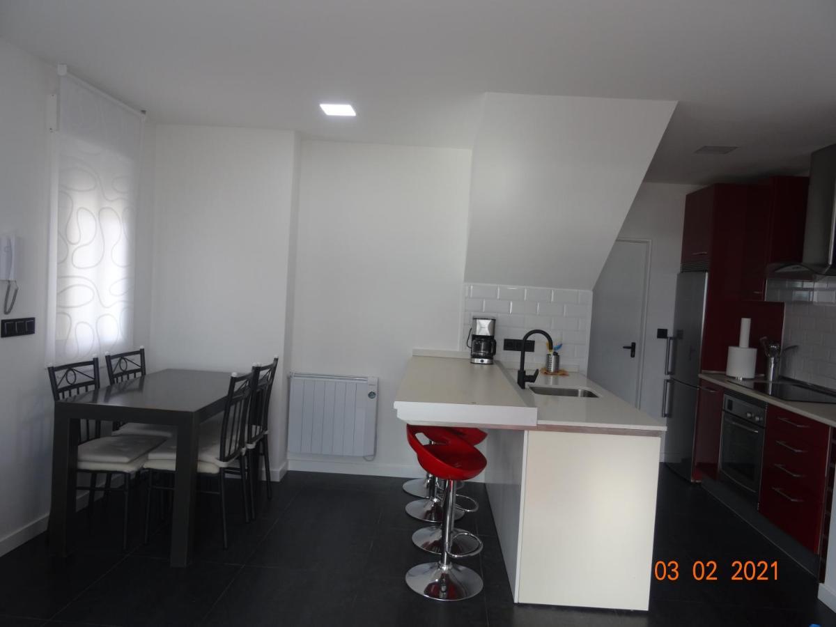 Apartamentos Casa Mucha Комбаро Екстериор снимка