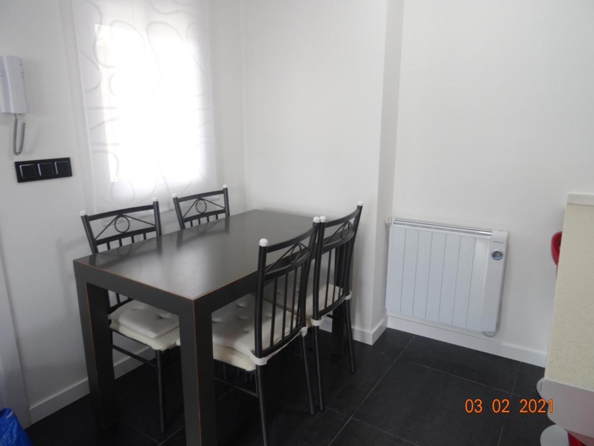 Apartamentos Casa Mucha Комбаро Екстериор снимка