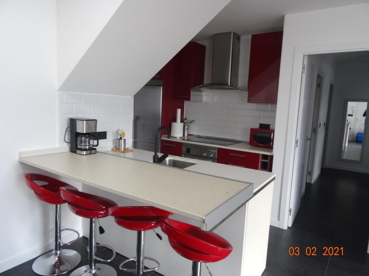 Apartamentos Casa Mucha Комбаро Екстериор снимка